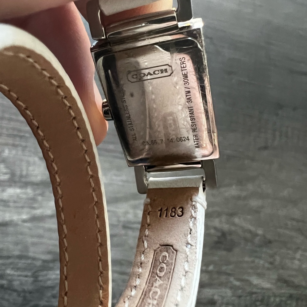 Coach double strap wrist watch - Picture 4 of 4